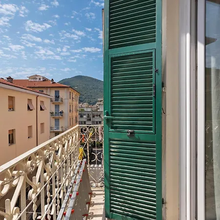 בית הארחה Perla Del Golfo