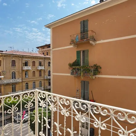 Perla Del Golfo Casa de hóspedes 3*